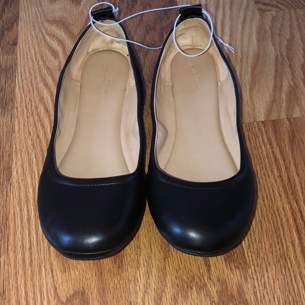 Women’s black flats size 9